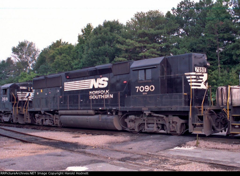 NS 7090